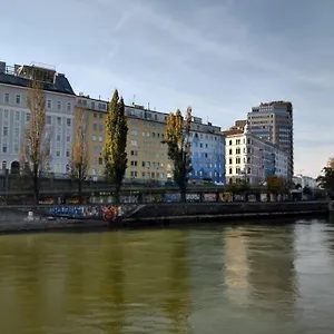 zkontrolujte dostupnost