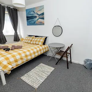 https://nice-rooms-in-mile-end.brighton-hotels-england.com