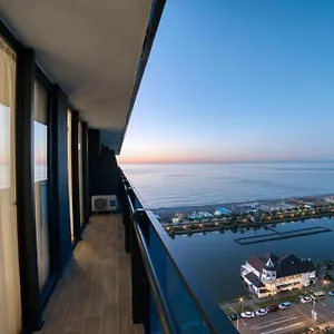 alvina-apartment-on-khimshiashvili.batumihotels.net/
